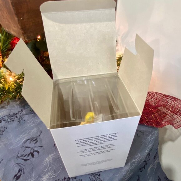 Hallmark Keepsake Ornament "POINSETTIA" Glass Cloche - Picture 11 of 13